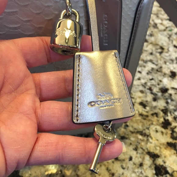 Coach purse, NWT - Picture 4 of 8